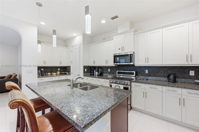 9220 E Meridian Dr, Parkland, FL 33076