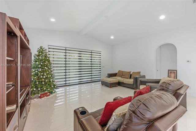 9220 E Meridian Dr, Parkland, FL 33076