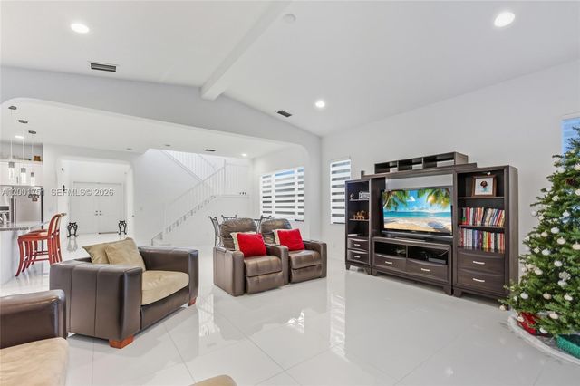 9220 E Meridian Dr, Parkland, FL 33076