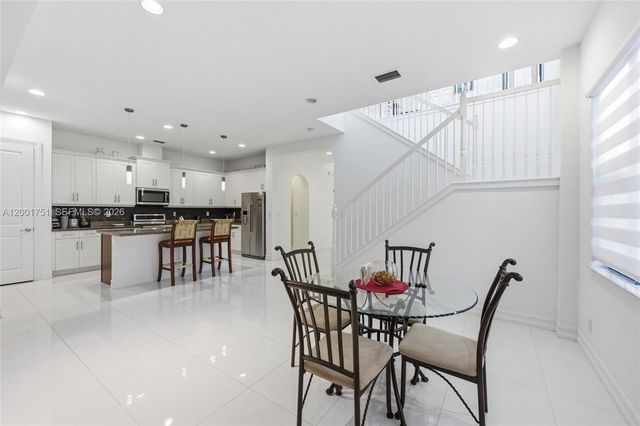 9220 E Meridian Dr, Parkland, FL 33076