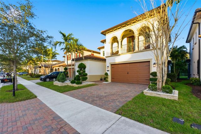 9220 E Meridian Dr, Parkland, FL 33076
