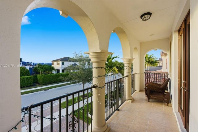 9220 E Meridian Dr, Parkland, FL 33076