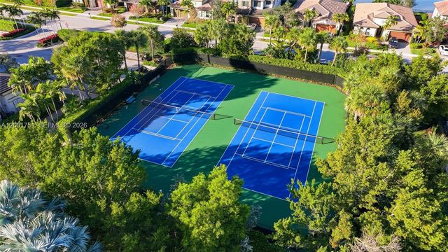 9220 E Meridian Dr, Parkland, FL 33076