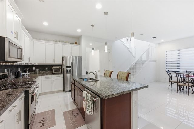 9220 E Meridian Dr, Parkland, FL 33076