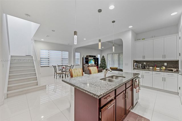 9220 E Meridian Dr, Parkland, FL 33076