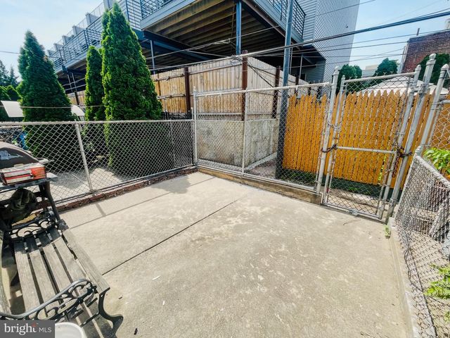 3234 E THOMPSON ST, Philadelphia, PA 19134