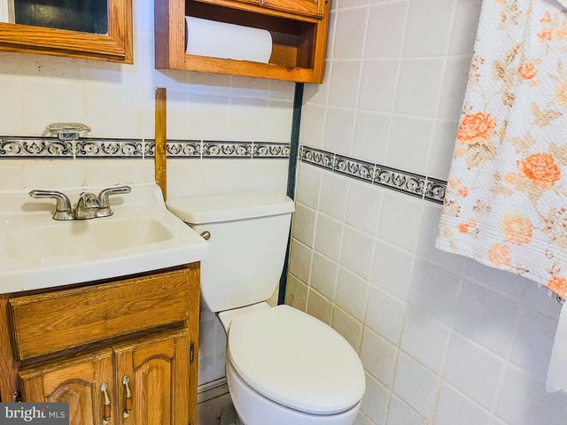 3234 E THOMPSON ST, Philadelphia, PA 19134