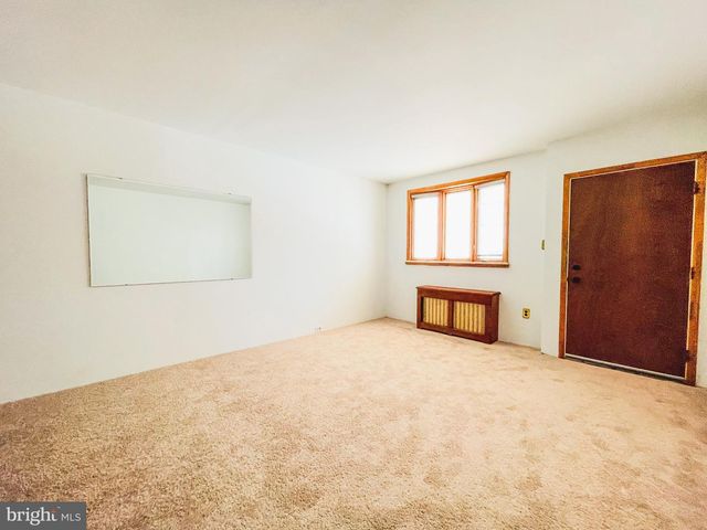 3234 E THOMPSON ST, Philadelphia, PA 19134