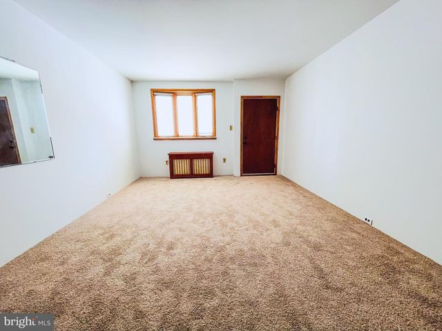 3234 E THOMPSON ST, Philadelphia, PA 19134