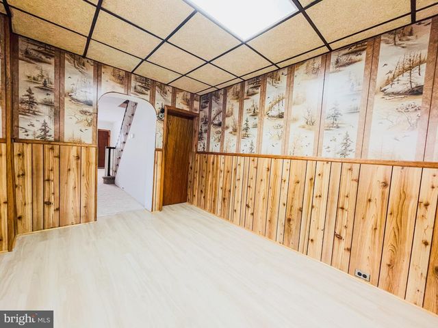 3234 E THOMPSON ST, Philadelphia, PA 19134