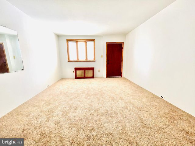 3234 E THOMPSON ST, Philadelphia, PA 19134
