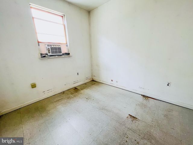 3234 E THOMPSON ST, Philadelphia, PA 19134