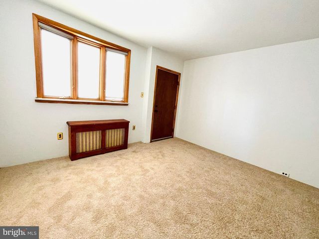 3234 E THOMPSON ST, Philadelphia, PA 19134
