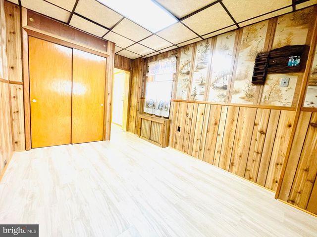 3234 E THOMPSON ST, Philadelphia, PA 19134