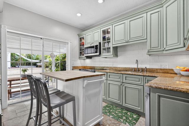 412 El Prado, West Palm Beach, FL 33405
