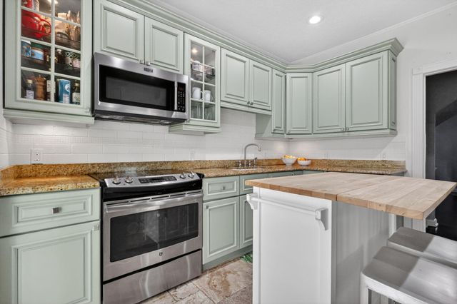 412 El Prado, West Palm Beach, FL 33405