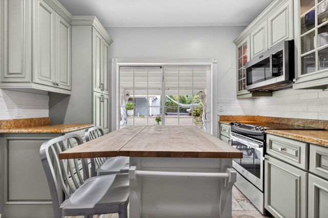 412 El Prado, West Palm Beach, FL 33405