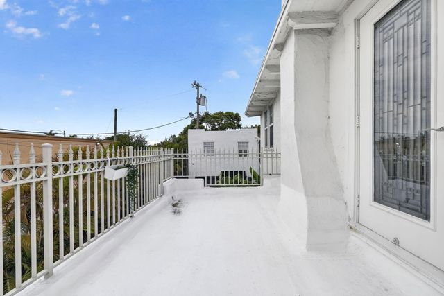 412 El Prado, West Palm Beach, FL 33405