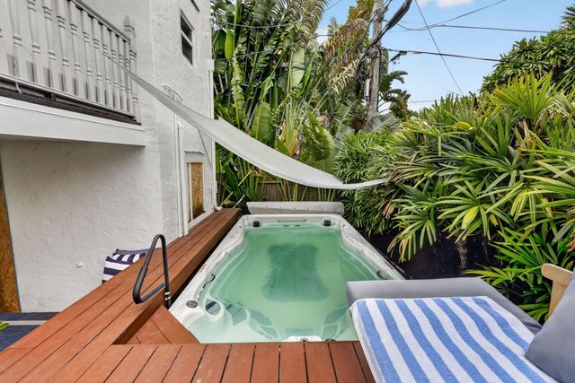 412 El Prado, West Palm Beach, FL 33405