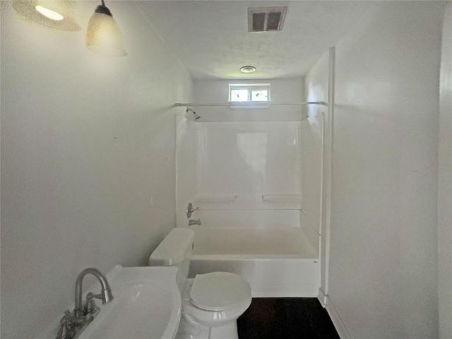 3051 W Crockett Street, Beaumont, TX 77701