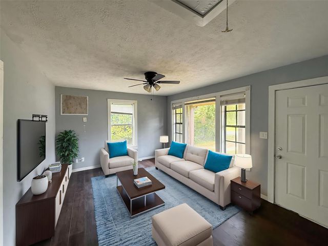 3051 W Crockett Street, Beaumont, TX 77701