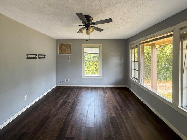 3051 W Crockett Street, Beaumont, TX 77701