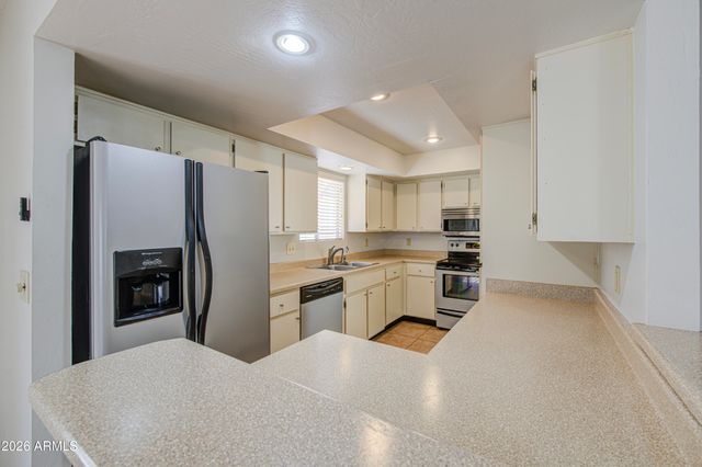 25243 S CLOVERLAND Drive, Sun Lakes, AZ 85248