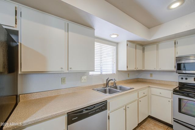 25243 S CLOVERLAND Drive, Sun Lakes, AZ 85248