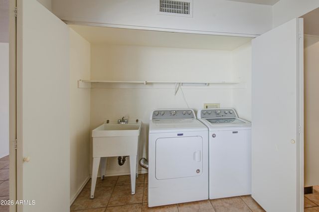 25243 S CLOVERLAND Drive, Sun Lakes, AZ 85248