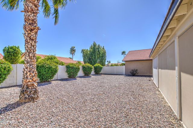 25243 S CLOVERLAND Drive, Sun Lakes, AZ 85248