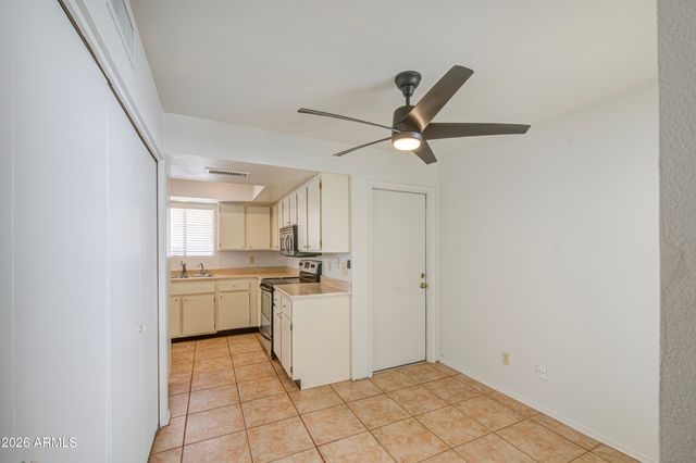 25243 S CLOVERLAND Drive, Sun Lakes, AZ 85248