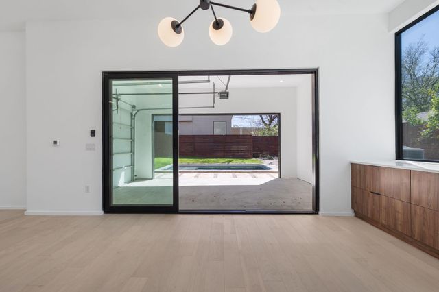 2411 Winsted LN 1, Austin, TX 78703