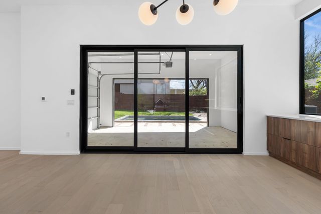 2411 Winsted LN 1, Austin, TX 78703