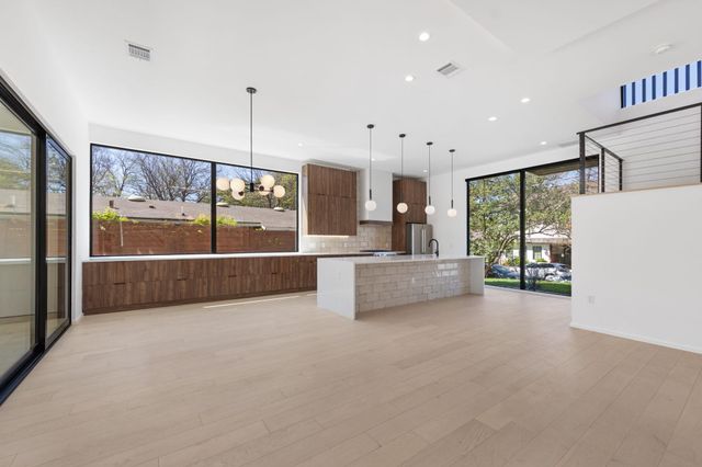 2411 Winsted LN 1, Austin, TX 78703