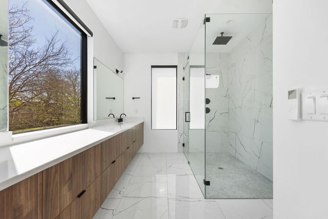 2411 Winsted LN 1, Austin, TX 78703