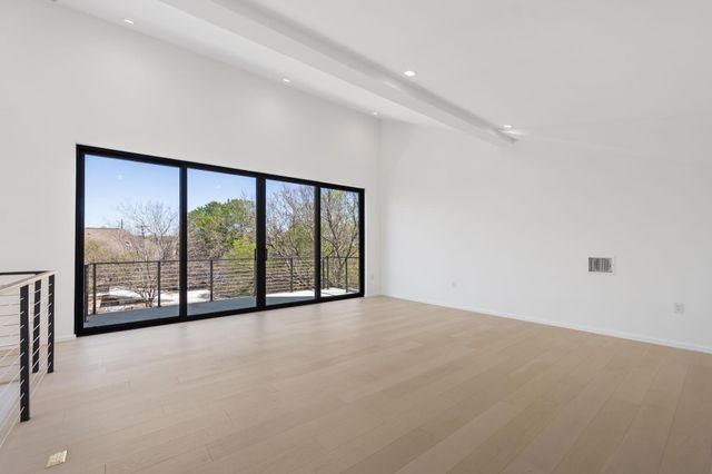 2411 Winsted LN 1, Austin, TX 78703