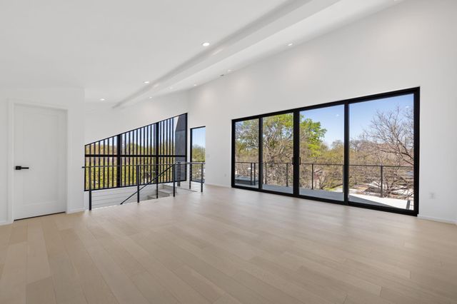 2411 Winsted LN 1, Austin, TX 78703