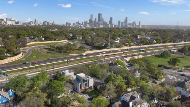 2411 Winsted LN 1, Austin, TX 78703