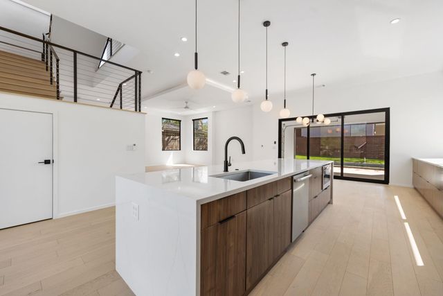 2411 Winsted LN 1, Austin, TX 78703