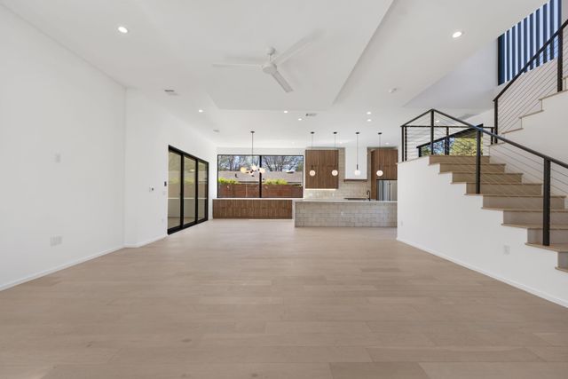 2411 Winsted LN 1, Austin, TX 78703