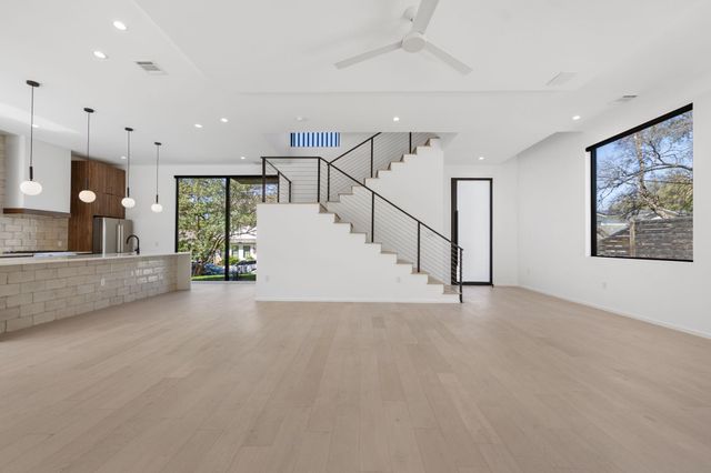 2411 Winsted LN 1, Austin, TX 78703