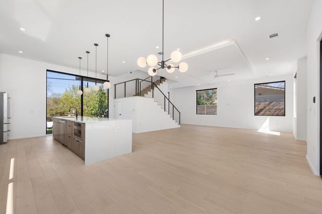 2411 Winsted LN 1, Austin, TX 78703