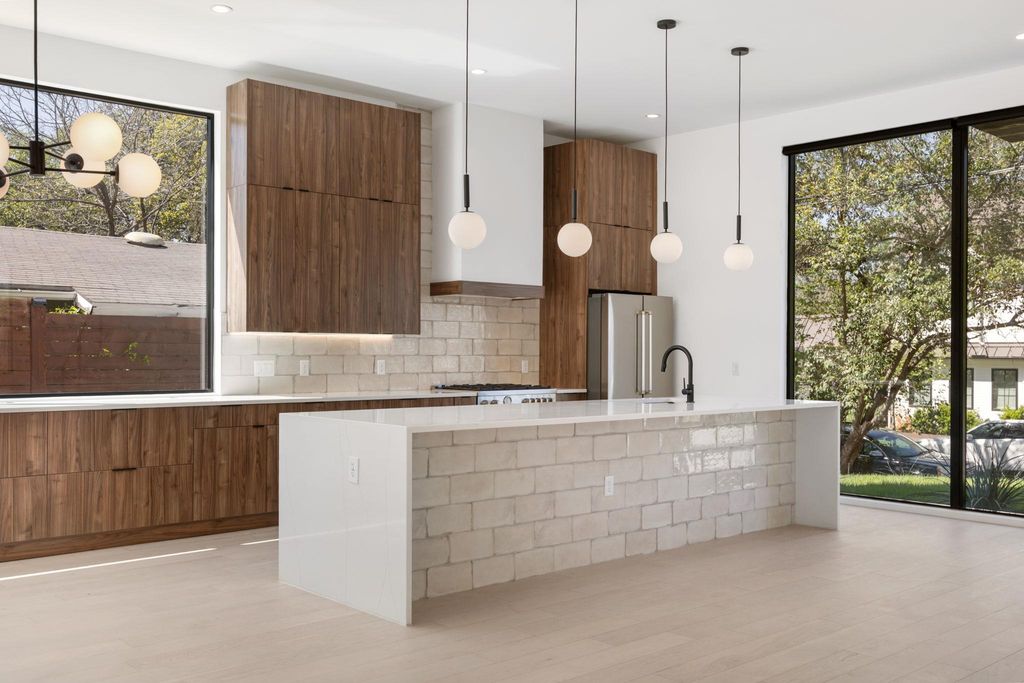 2411 Winsted LN 1, Austin, TX 78703