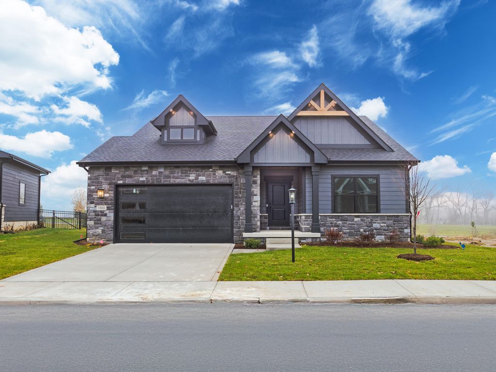 3004 Forestside Lane, Valparaiso, IN 46385