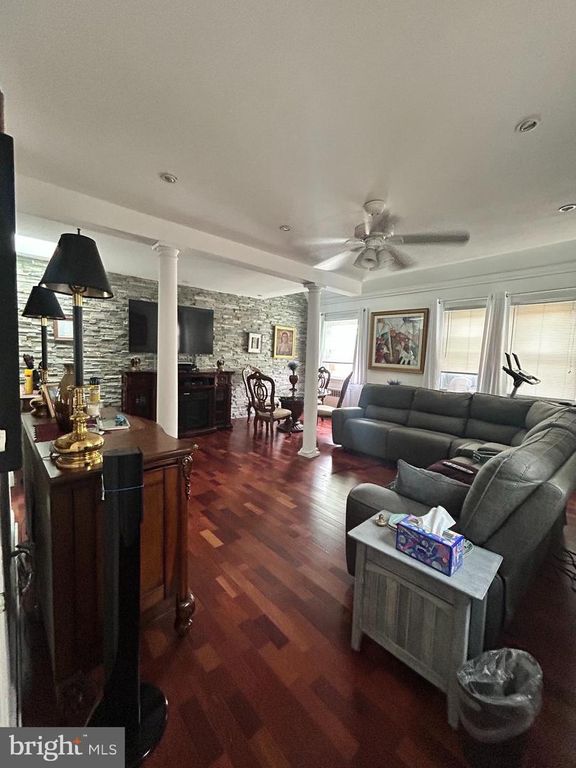 1318 E DUVAL ST, Philadelphia, PA 19138