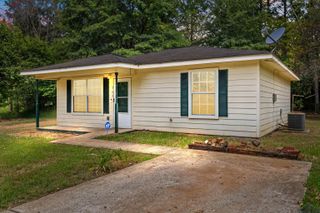 702 New Town Rd., Kilgore, TX 75662