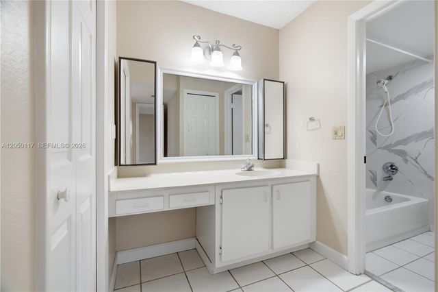 16252 Laurel Drive 201, Weston, FL 33326
