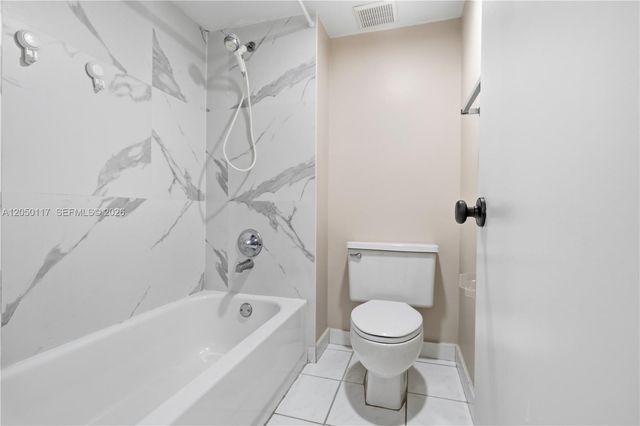16252 Laurel Drive 201, Weston, FL 33326