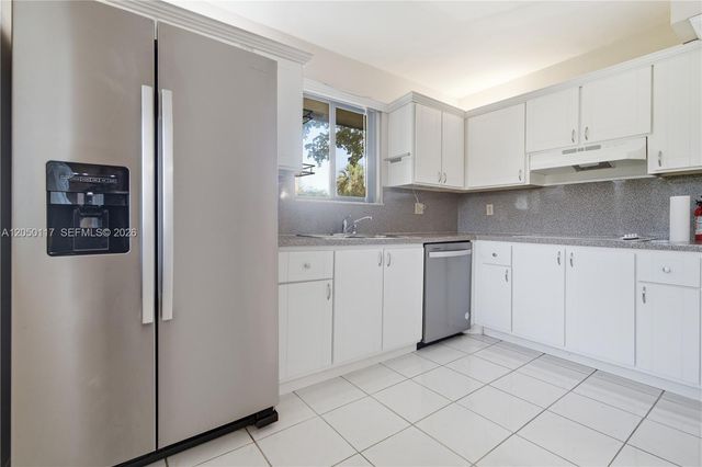 16252 Laurel Drive 201, Weston, FL 33326