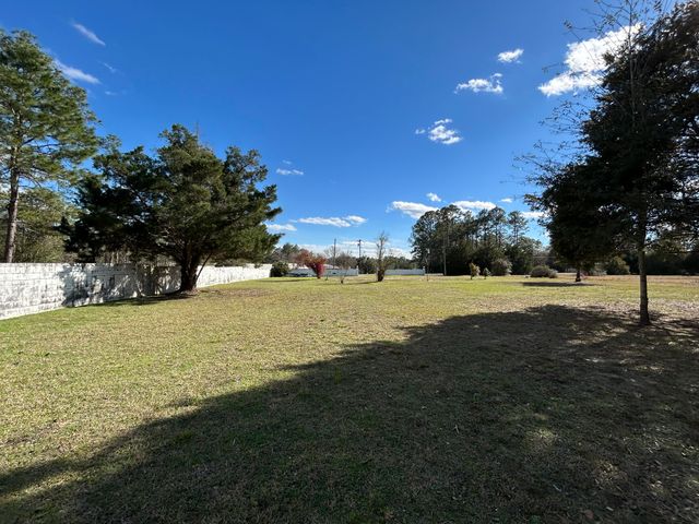 327 Ten Lake Drive, Defuniak Springs, FL 32433